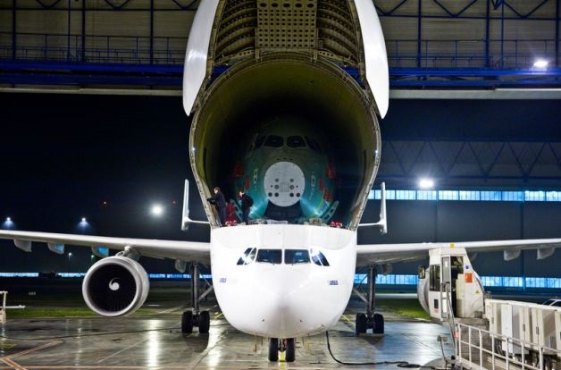 Airbus A350 sections delivered by Beluga.