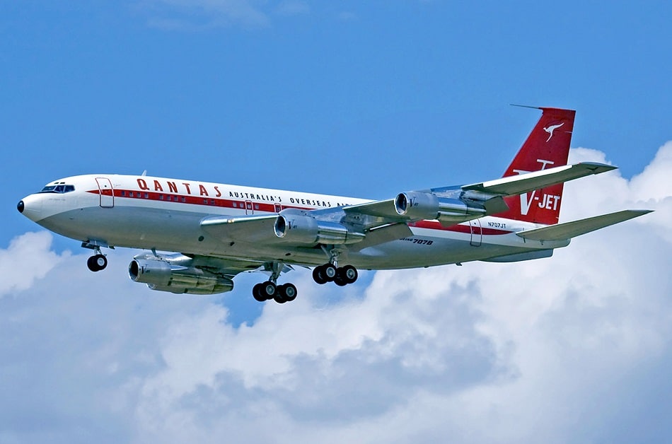 Boeing 707-138B QANTAS N707JT