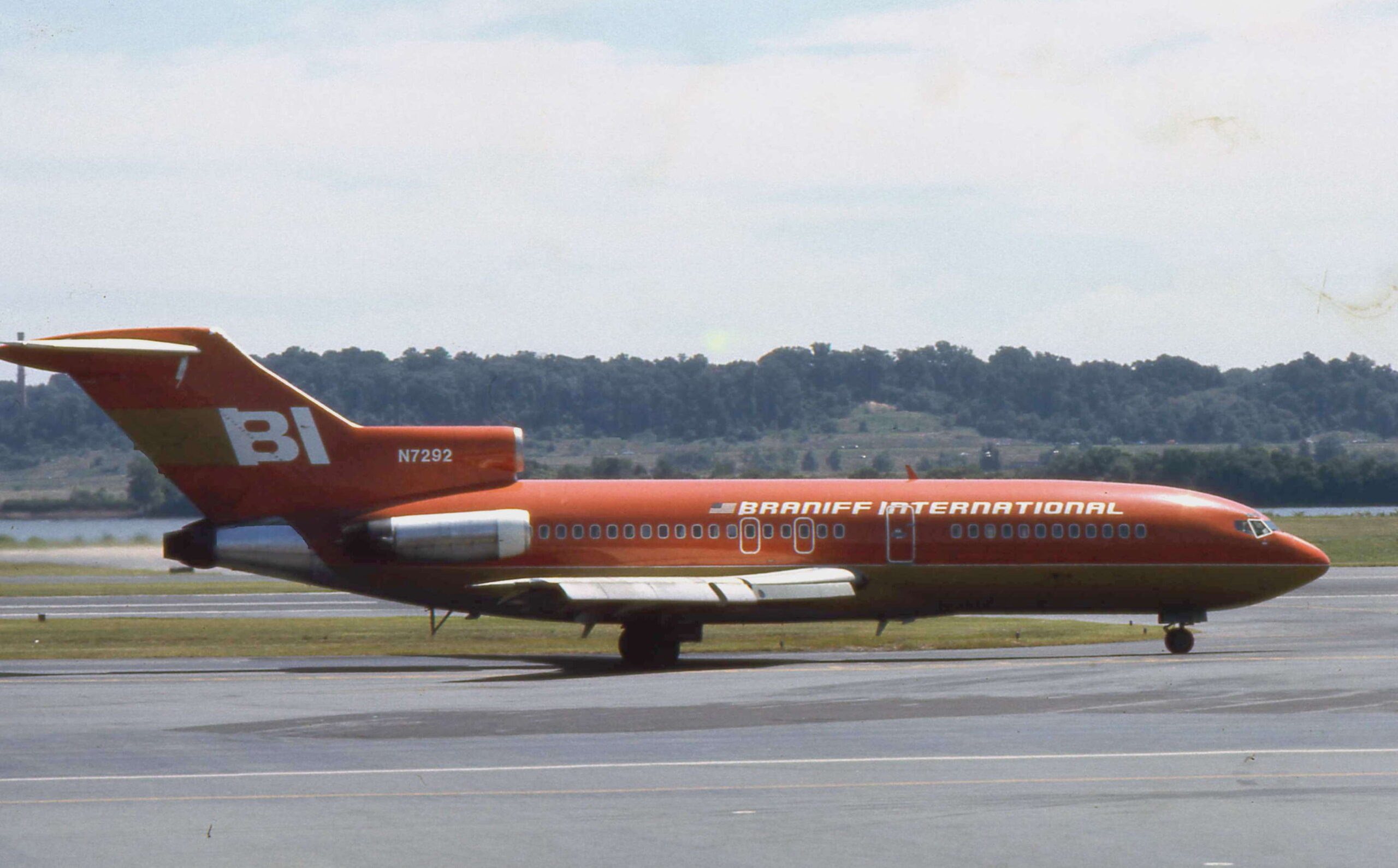 Braniff International Boeing 727-27 N7292