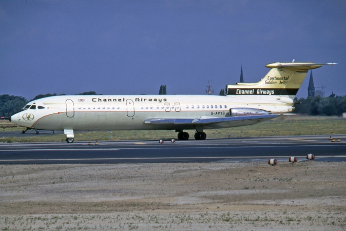 Hawker Siddeley Trident DH121 Channel Airways Continental Golden Jet Reg G-AVYB