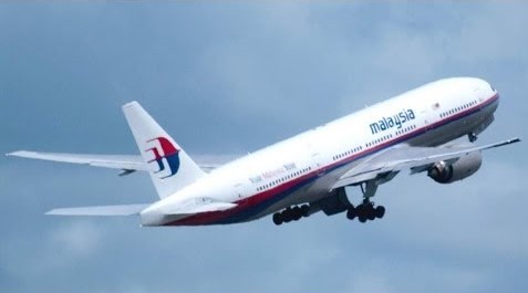  A Malaysia Airlines Boeing 777 like MH370 lifts off. 