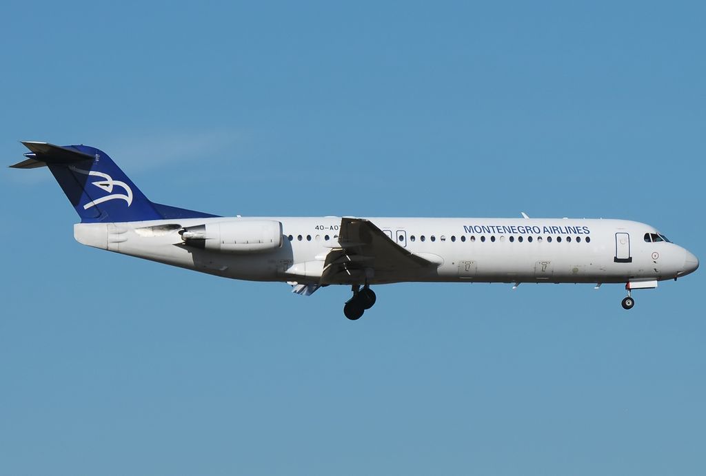 Montenegro Airlines Fokker 100 4O-AOP