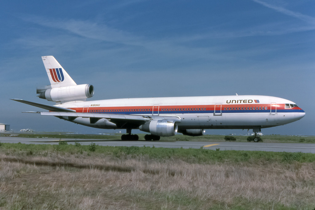 United Airlines DC‑10‑10 N1806U
