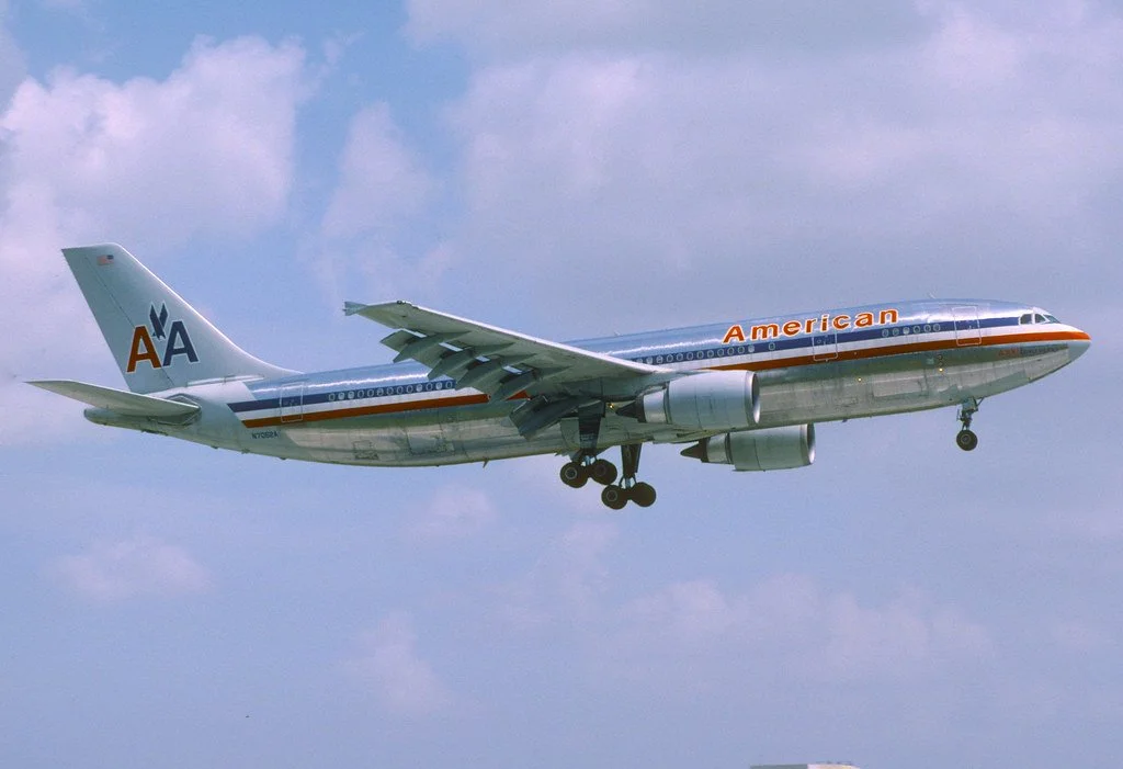 American Airlines Airbus A300-605R N7062A landing at Miami